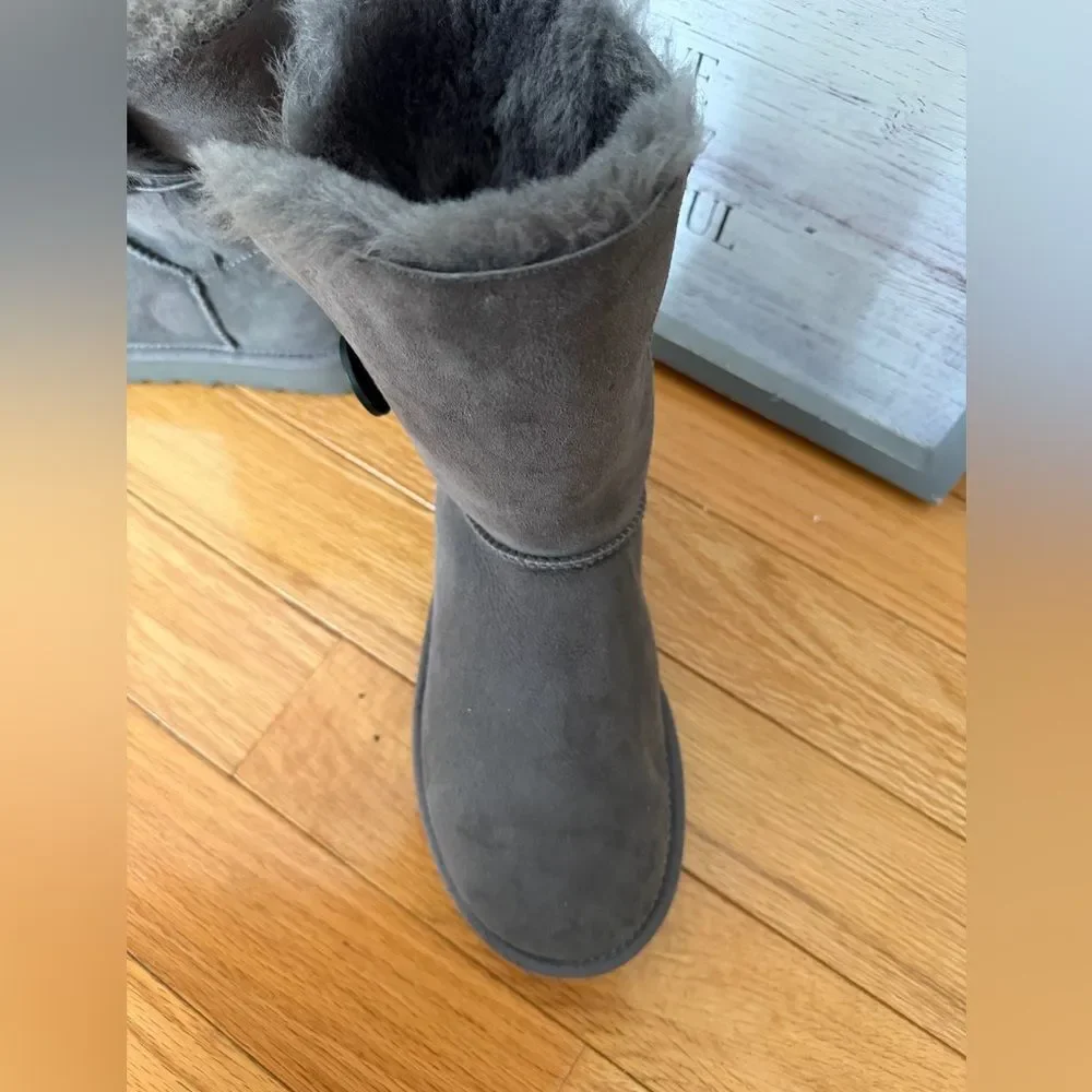 UGG Bailey Button Gray Sheepskin Boots | Classic Short | Women’s